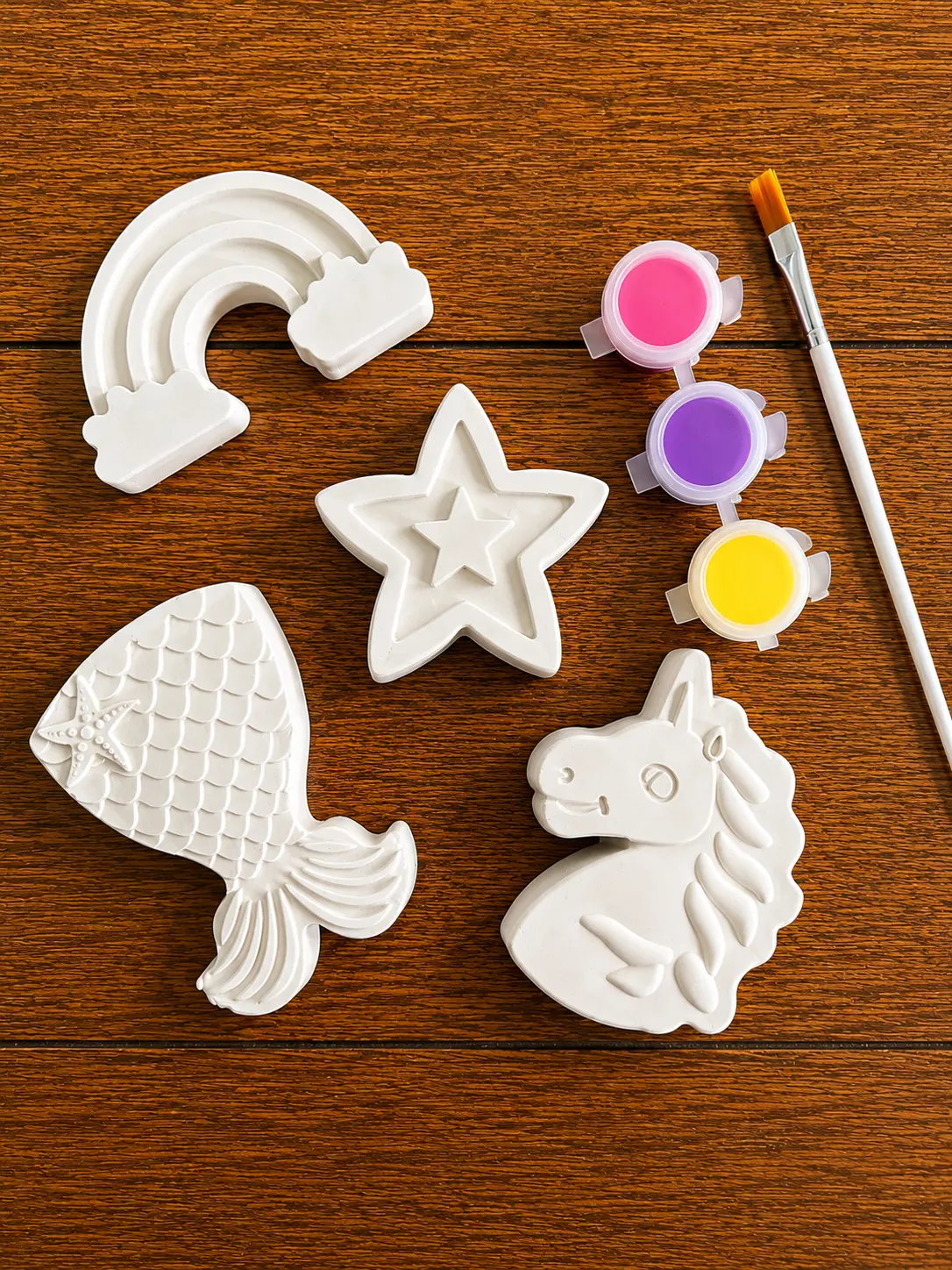 Princesses plaster painting kits from JAME Studio
